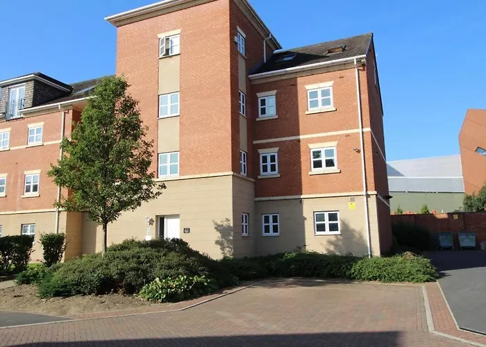 4 Dbl Beds, Modern Apartment, Free Parking And Home-From-Home